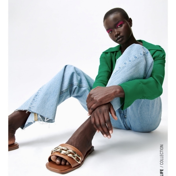 Zara* Flat Leather Sandal with Chunky Chain - Picture 4 of 6
